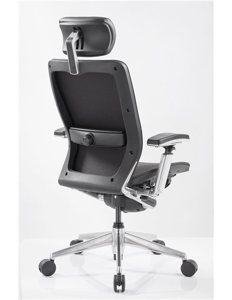 Кресло для руководителя NINGHTINGALE 7300 D черное