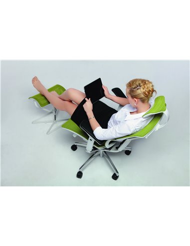 Кресло COMFORT SEATING MIRUS-IOO (IOO-WA-MDHAM) зеленое