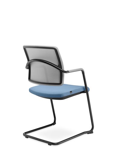 Кресло LD SEATING ARCUS 250-Z-N1 для посетителей, на полозьях