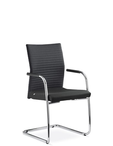 Кресло LD SEATING ELEMENT 440-Z-N4 для посетителей, на полозьях