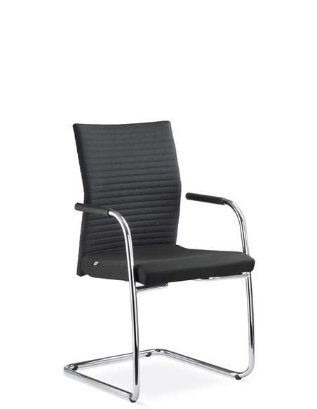 Кресло LD SEATING ELEMENT 440-Z-N4 для посетителей, на полозьях